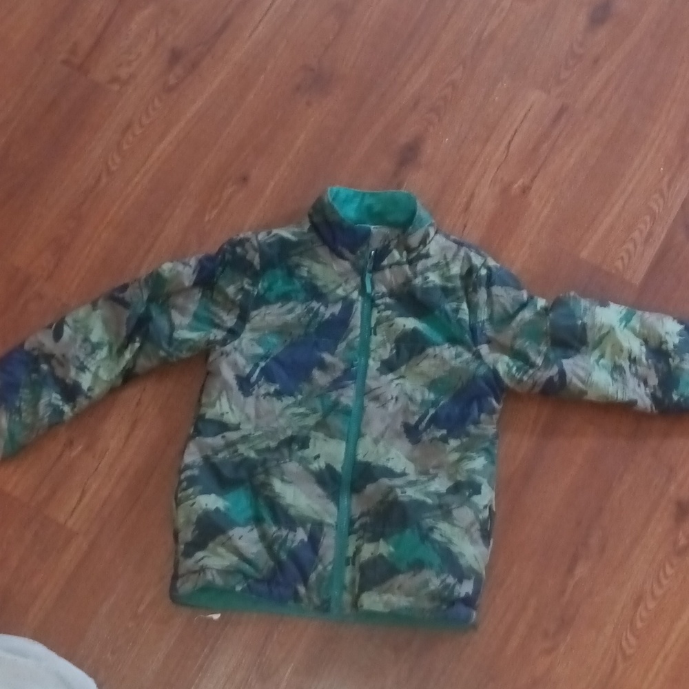 Boy's lightweight puffer jacket sz 8